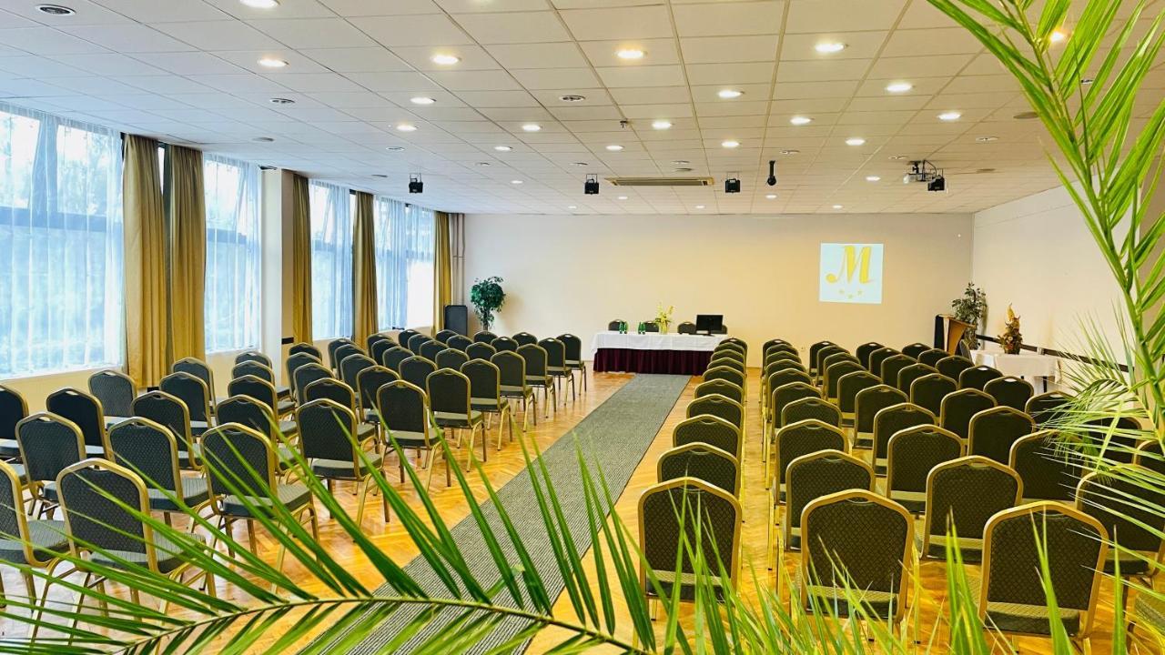 Hotel Magistern Konferencia Es Wellnesshotel شيوفوك المظهر الخارجي الصورة
