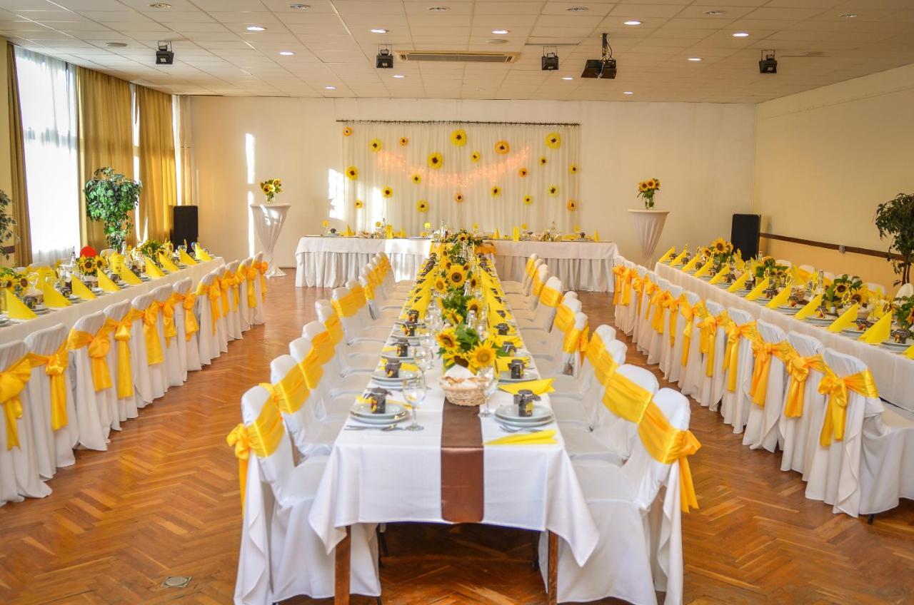 Hotel Magistern Konferencia Es Wellnesshotel شيوفوك المظهر الخارجي الصورة